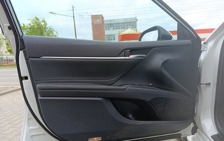 Toyota Camry, 2021 год, 3 180 000 рублей, 14 фотография