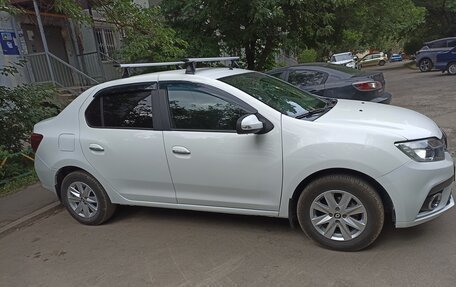 Renault Logan II, 2019 год, 900 000 рублей, 3 фотография