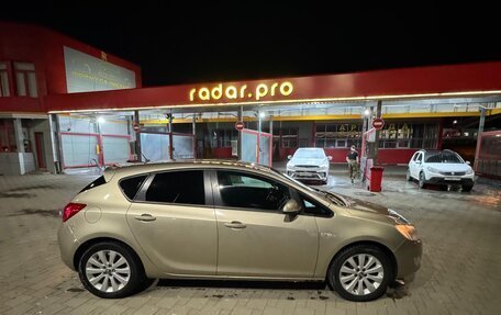 Opel Astra J, 2011 год, 870 000 рублей, 2 фотография