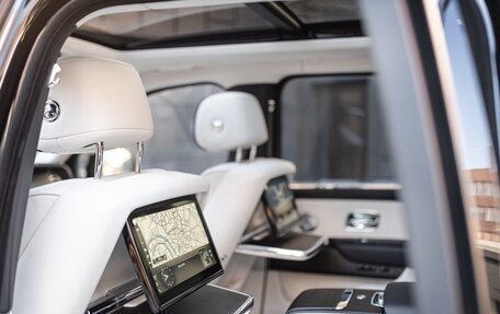 Rolls-Royce Cullinan, 2021 год, 42 000 000 рублей, 3 фотография