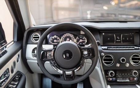 Rolls-Royce Cullinan, 2021 год, 42 000 000 рублей, 8 фотография