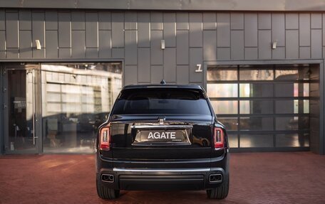 Rolls-Royce Cullinan, 2021 год, 42 000 000 рублей, 15 фотография