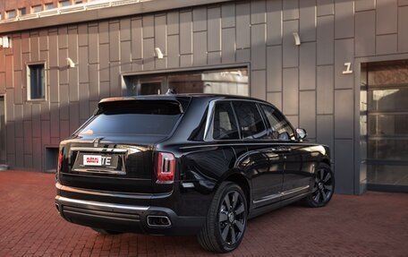 Rolls-Royce Cullinan, 2021 год, 42 000 000 рублей, 17 фотография