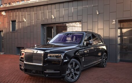 Rolls-Royce Cullinan, 2021 год, 42 000 000 рублей, 18 фотография