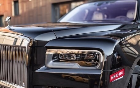 Rolls-Royce Cullinan, 2021 год, 42 000 000 рублей, 11 фотография
