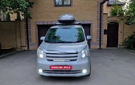 Toyota Noah III, 2009 год, 1 590 000 рублей, 3 фотография