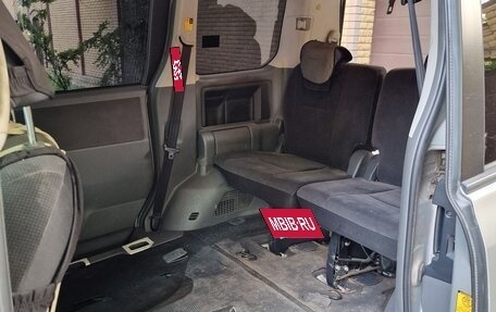 Toyota Noah III, 2009 год, 1 590 000 рублей, 12 фотография