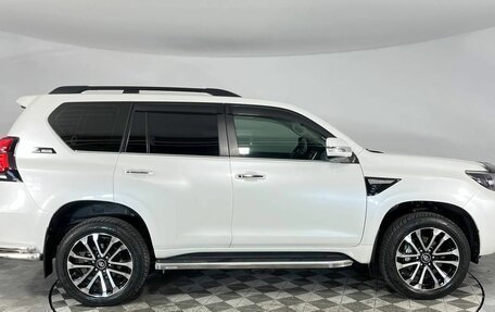 Toyota Land Cruiser Prado 150 рестайлинг 2, 2019 год, 5 500 000 рублей, 4 фотография