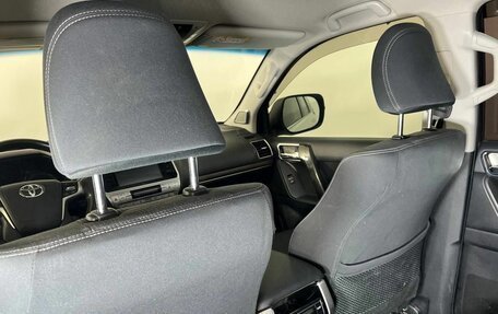 Toyota Land Cruiser Prado 150 рестайлинг 2, 2019 год, 5 500 000 рублей, 9 фотография