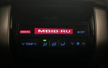 Toyota Land Cruiser Prado 150 рестайлинг 2, 2019 год, 5 500 000 рублей, 11 фотография