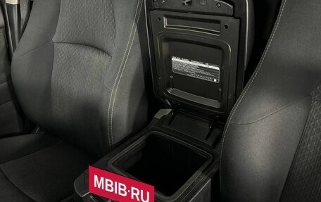Toyota Land Cruiser Prado 150 рестайлинг 2, 2019 год, 5 500 000 рублей, 37 фотография
