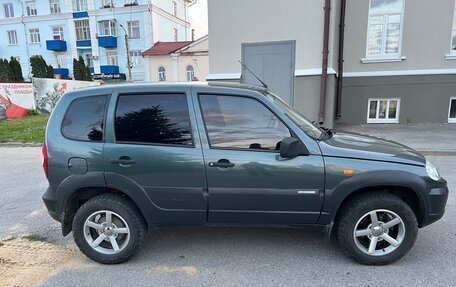 Chevrolet Niva I рестайлинг, 2010 год, 470 000 рублей, 6 фотография