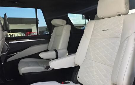 Cadillac Escalade V, 2025 год, 21 700 000 рублей, 10 фотография