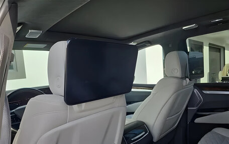 Cadillac Escalade V, 2025 год, 21 700 000 рублей, 11 фотография