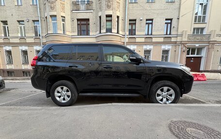 Toyota Land Cruiser Prado 150 рестайлинг 2, 2021 год, 6 000 000 рублей, 8 фотография
