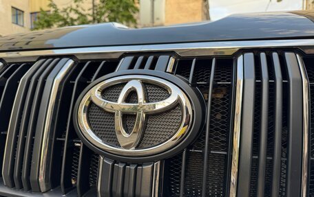 Toyota Land Cruiser Prado 150 рестайлинг 2, 2021 год, 6 000 000 рублей, 12 фотография