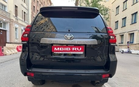 Toyota Land Cruiser Prado 150 рестайлинг 2, 2021 год, 6 000 000 рублей, 6 фотография