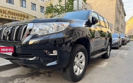 Toyota Land Cruiser Prado 150 рестайлинг 2, 2021 год, 6 000 000 рублей, 4 фотография