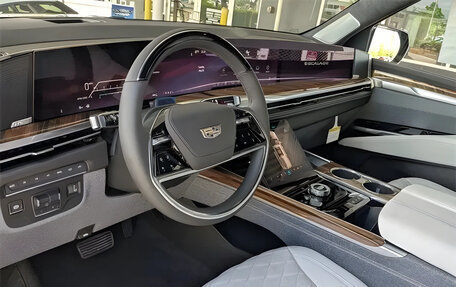 Cadillac Escalade V, 2025 год, 21 300 000 рублей, 9 фотография