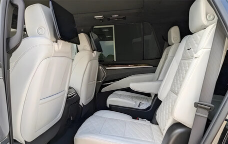 Cadillac Escalade V, 2025 год, 21 300 000 рублей, 15 фотография