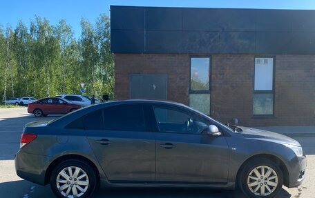 Chevrolet Cruze II, 2011 год, 500 000 рублей, 4 фотография
