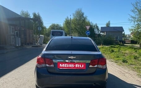 Chevrolet Cruze II, 2011 год, 500 000 рублей, 3 фотография