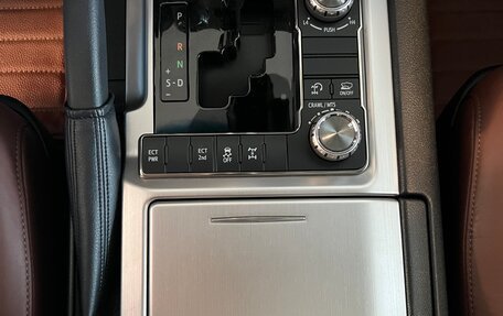 Toyota Land Cruiser 200, 2018 год, 7 790 000 рублей, 7 фотография