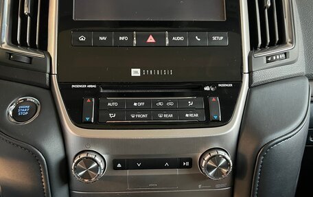 Toyota Land Cruiser 200, 2018 год, 7 790 000 рублей, 6 фотография