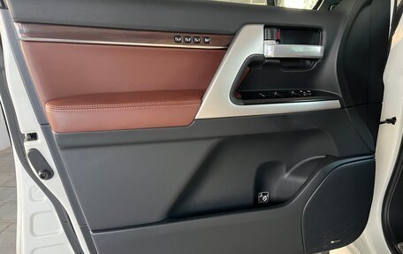 Toyota Land Cruiser 200, 2018 год, 7 790 000 рублей, 12 фотография