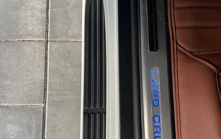 Toyota Land Cruiser 200, 2018 год, 7 790 000 рублей, 16 фотография
