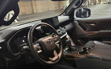 Toyota Land Cruiser, 2023 год, 10 750 000 рублей, 4 фотография