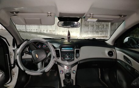 Chevrolet Cruze II, 2011 год, 750 000 рублей, 9 фотография