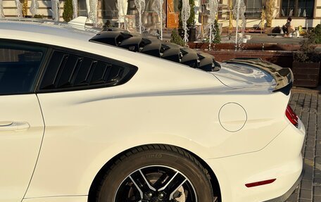 Ford Mustang VI рестайлинг, 2020 год, 3 200 000 рублей, 4 фотография