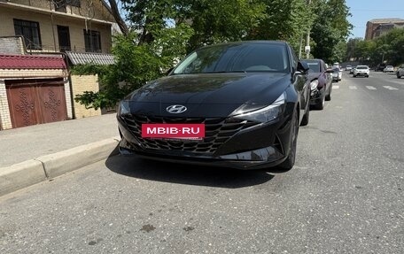 Hyundai Elantra, 2023 год, 1 850 000 рублей, 2 фотография