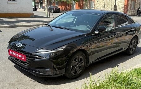 Hyundai Elantra, 2023 год, 1 850 000 рублей, 6 фотография