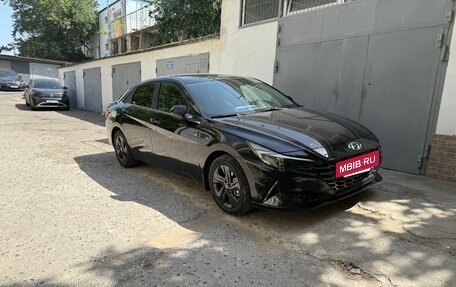 Hyundai Elantra, 2023 год, 1 850 000 рублей, 5 фотография