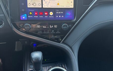 Toyota Camry, 2019 год, 2 800 000 рублей, 9 фотография