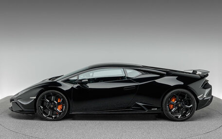 Lamborghini Huracán, 2024 год, 44 600 000 рублей, 2 фотография