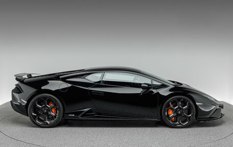 Lamborghini Huracán, 2024 год, 44 600 000 рублей, 6 фотография