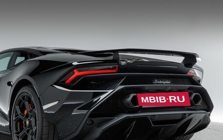 Lamborghini Huracán, 2024 год, 44 600 000 рублей, 15 фотография