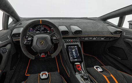 Lamborghini Huracán, 2024 год, 44 600 000 рублей, 20 фотография