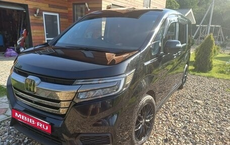 Honda Stepwgn IV, 2022 год, 2 300 000 рублей, 3 фотография