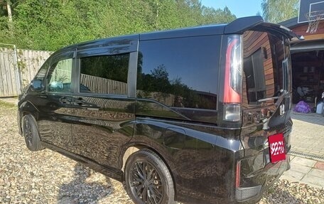 Honda Stepwgn IV, 2022 год, 2 300 000 рублей, 2 фотография