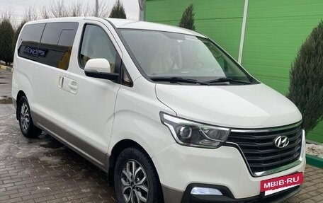 Hyundai H-1 II рестайлинг, 2021 год, 3 100 000 рублей, 4 фотография