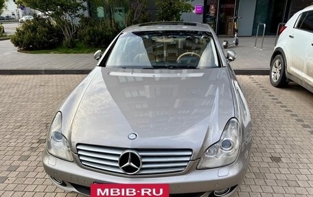 Mercedes-Benz CLS, 2005 год, 1 370 000 рублей, 2 фотография