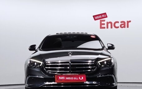 Mercedes-Benz E-Класс, 2021 год, 2 670 000 рублей, 1 фотография