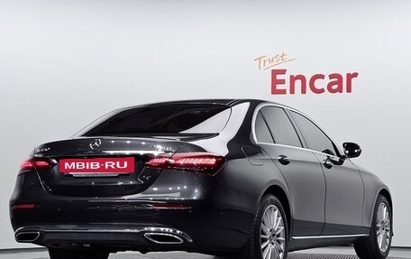 Mercedes-Benz E-Класс, 2021 год, 2 670 000 рублей, 3 фотография