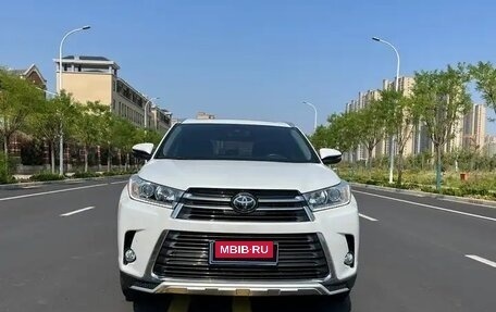 Toyota Highlander III, 2020 год, 2 560 000 рублей, 2 фотография