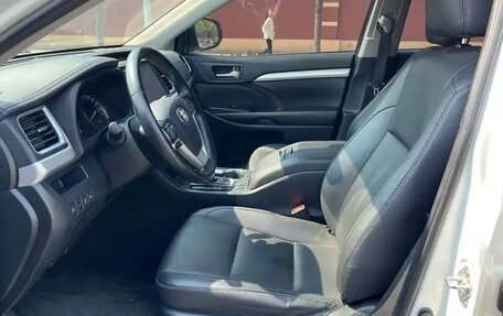 Toyota Highlander III, 2020 год, 2 560 000 рублей, 8 фотография