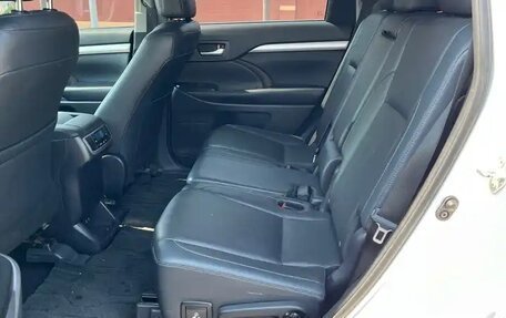 Toyota Highlander III, 2020 год, 2 560 000 рублей, 11 фотография